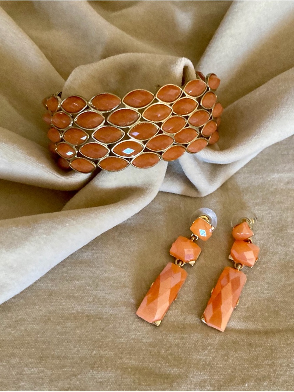 Vintage Orange and Gold Stretch Bracelet with Earrings